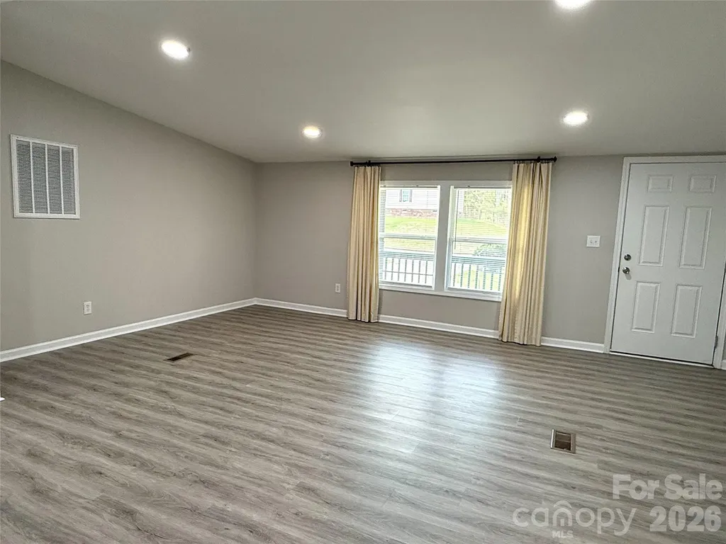 1332 Poplar Glen Drive Kannapolis NC 28083