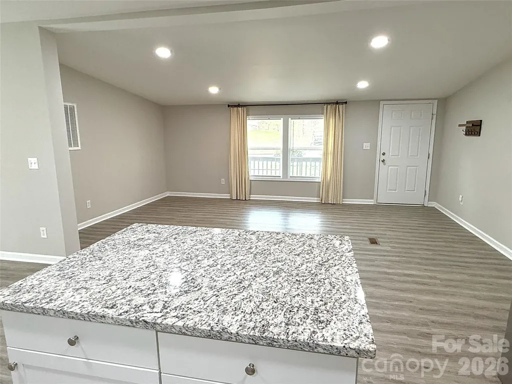 1332 Poplar Glen Drive Kannapolis NC 28083