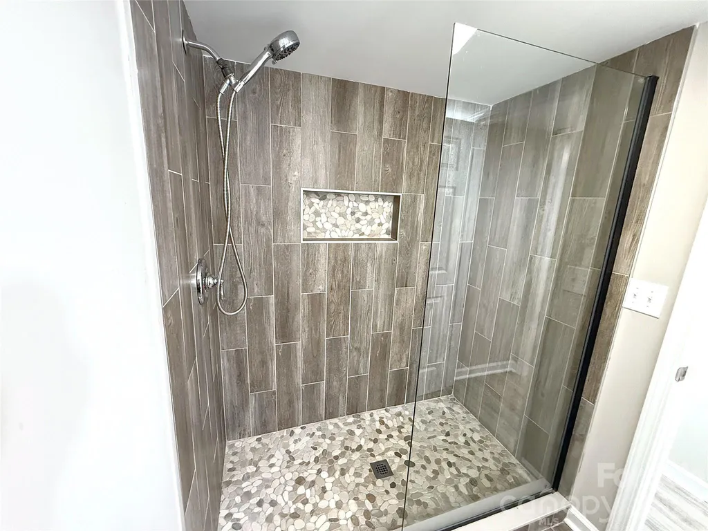 1332 Poplar Glen Drive Kannapolis NC 28083