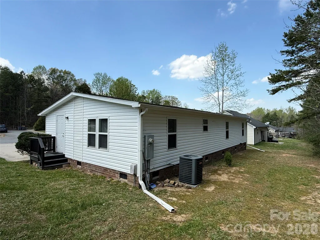 1332 Poplar Glen Drive Kannapolis NC 28083