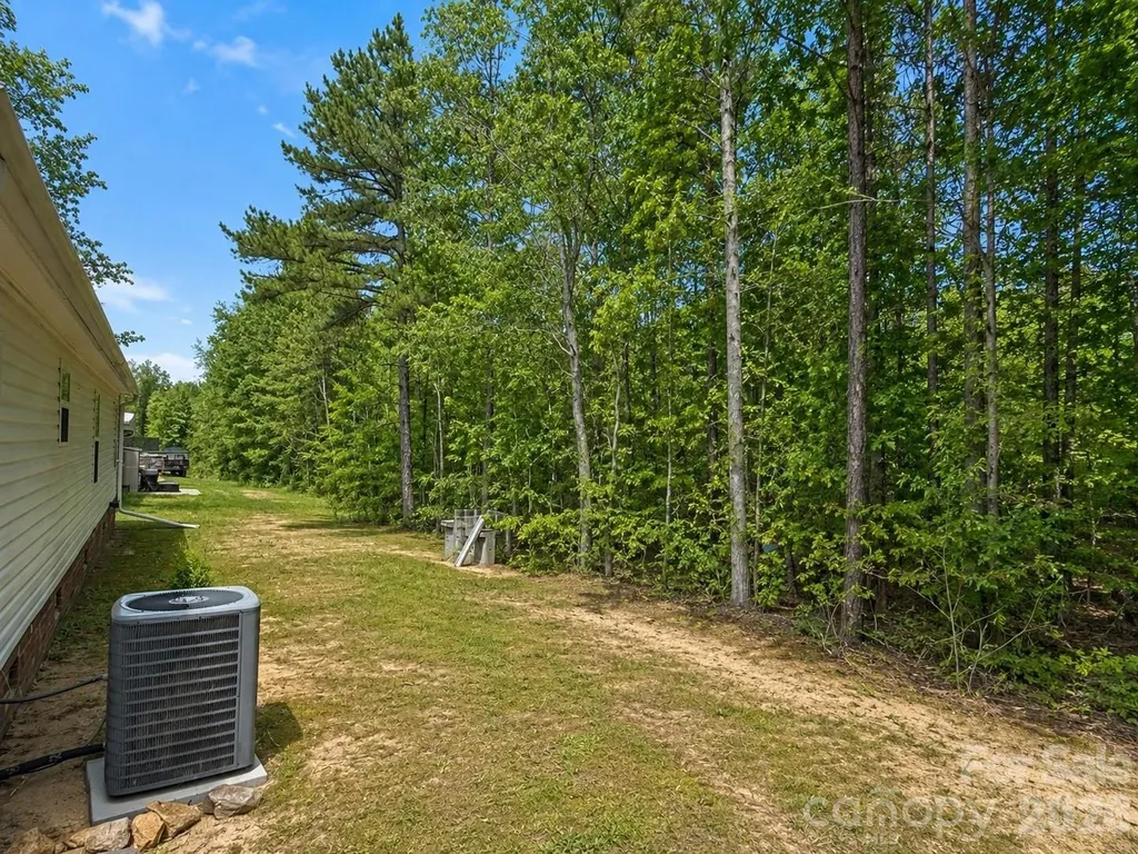1332 Poplar Glen Drive Kannapolis NC 28083