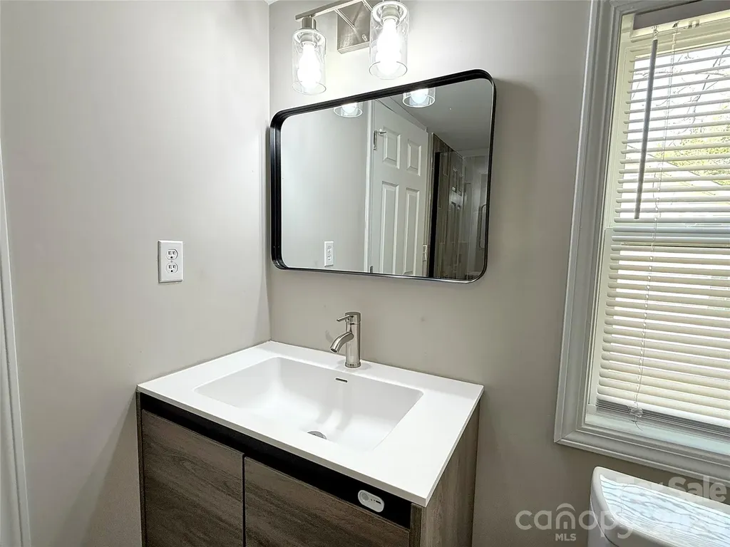 1332 Poplar Glen Drive Kannapolis NC 28083