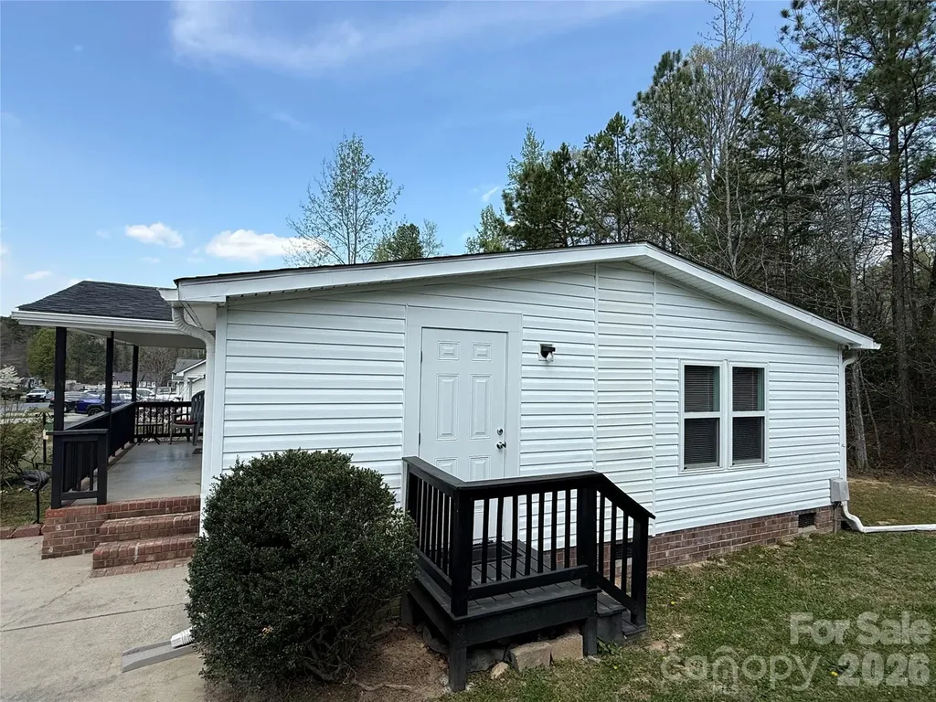1332 Poplar Glen Drive Kannapolis NC 28083