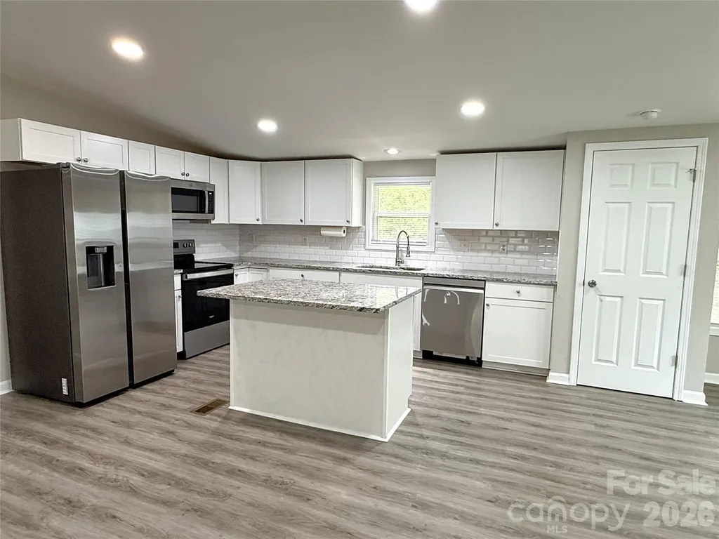 1332 Poplar Glen Drive Kannapolis NC 28083