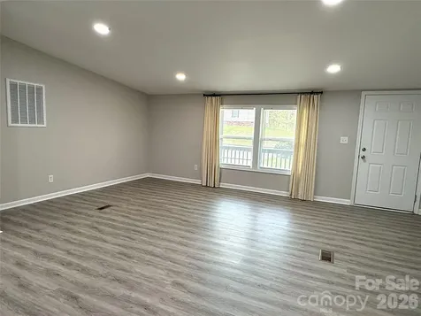 1332 Poplar Glen Drive Kannapolis NC 28083