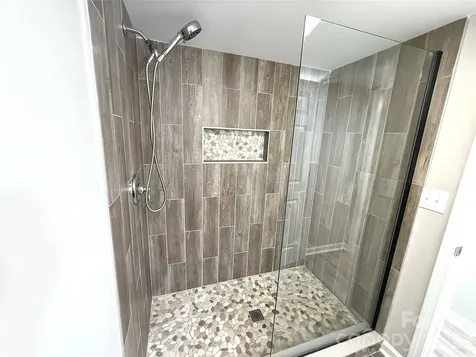 1332 Poplar Glen Drive Kannapolis NC 28083