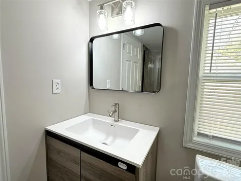 1332 Poplar Glen Drive Kannapolis NC 28083
