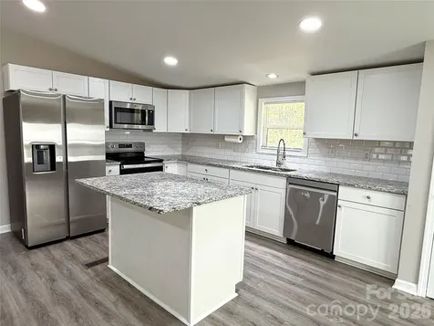 1332 Poplar Glen Drive Kannapolis NC 28083