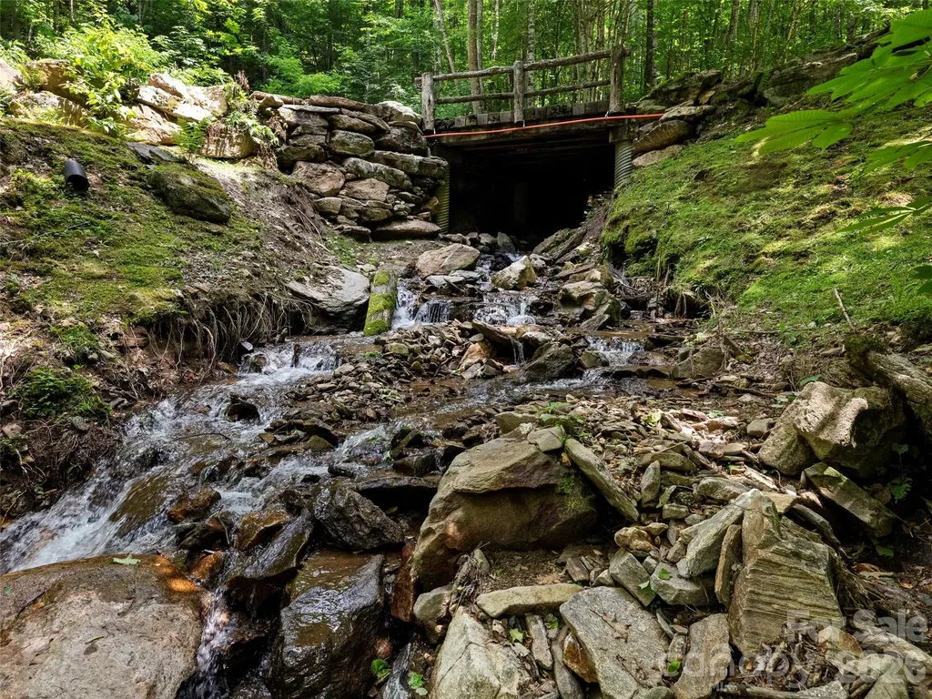 85 Iga Trail Maggie Valley NC 28751