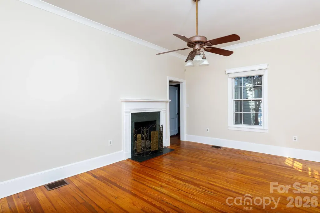 224 W 4th Avenue Gastonia NC 28052