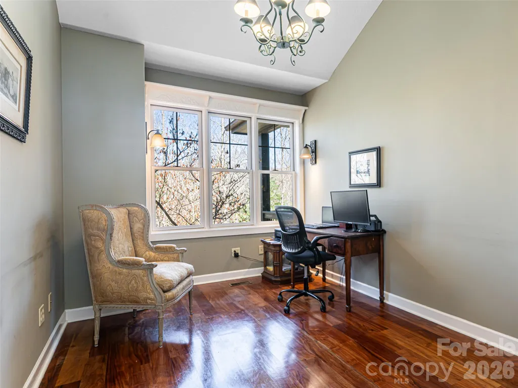 39 Oak Hollow Drive Asheville NC 28805