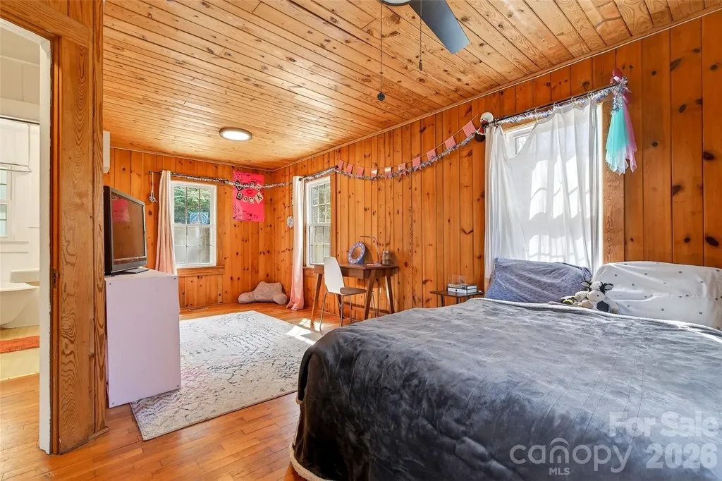 32 Tucker Road Black Mountain NC 28711