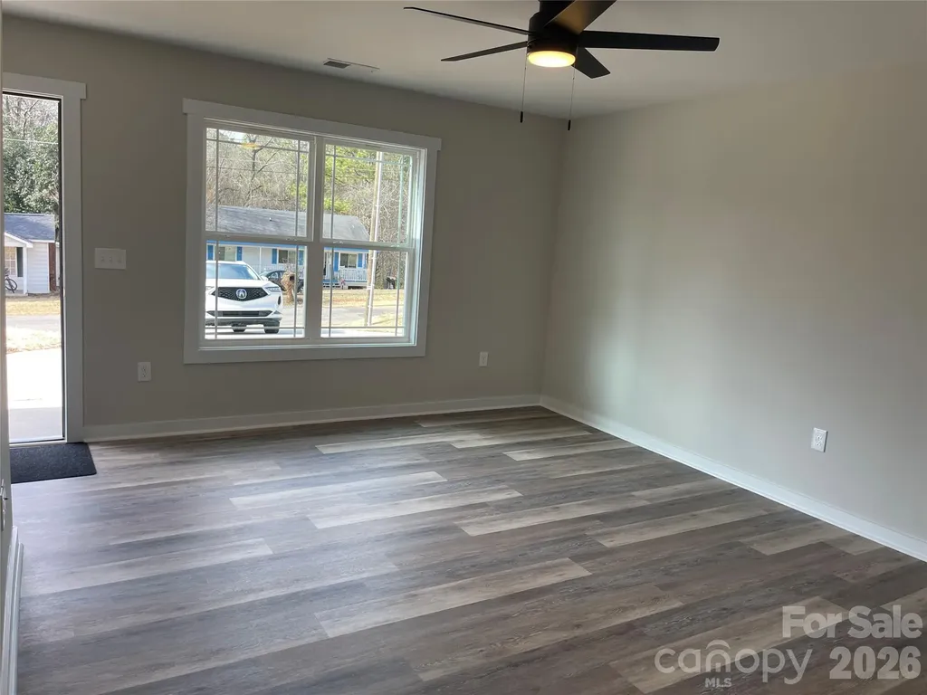 163 W Pine Street Norwood NC 28128