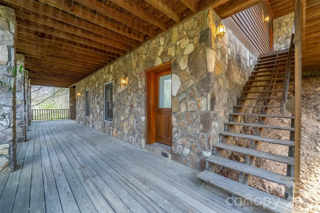 750 Double Springs Drive Almond NC 28702