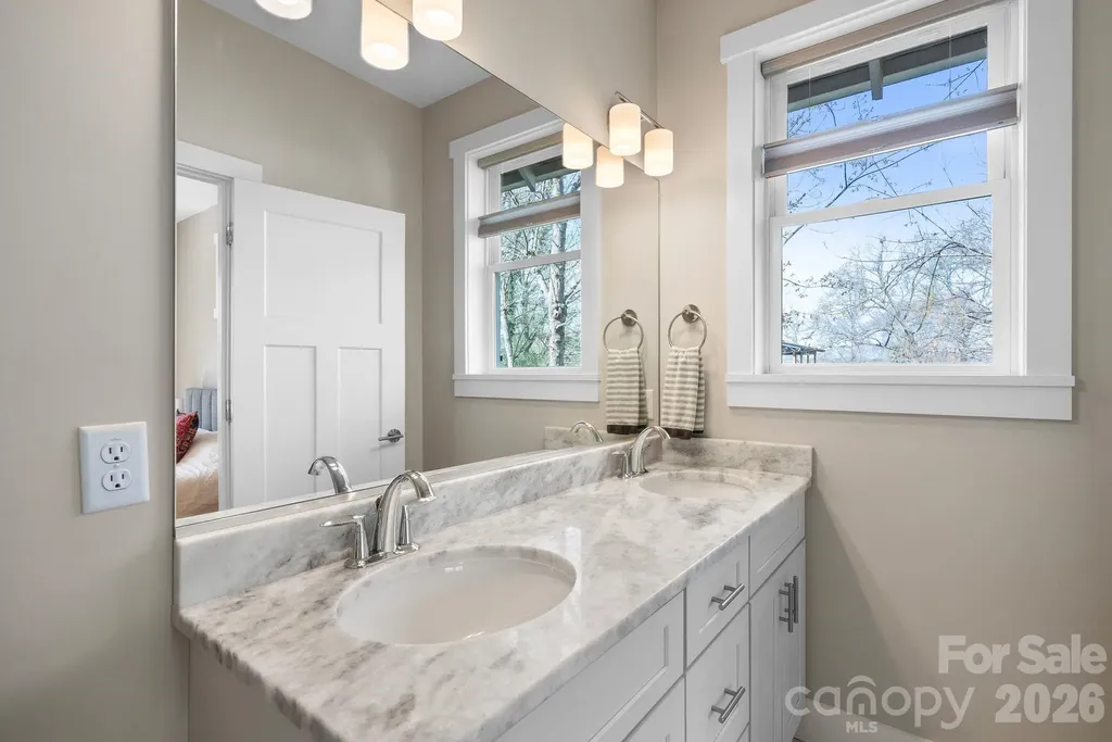 55 Vandalia Avenue Asheville NC 28806