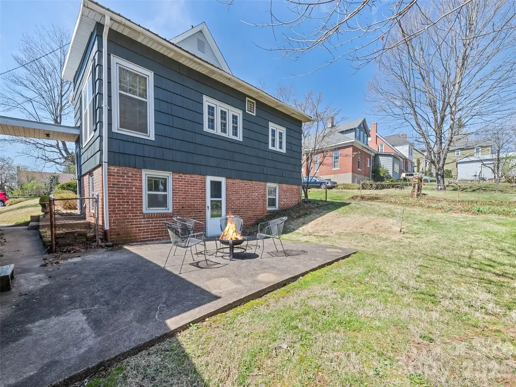 151 Hampton Heights Canton NC 28716