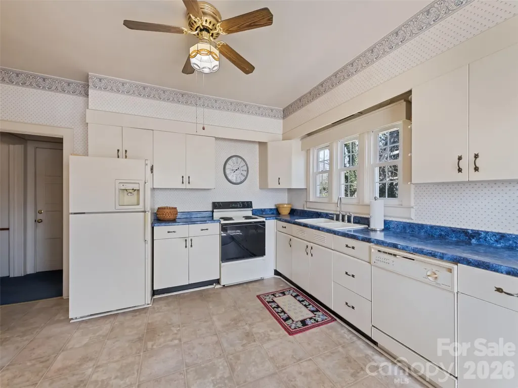 151 Hampton Heights Canton NC 28716