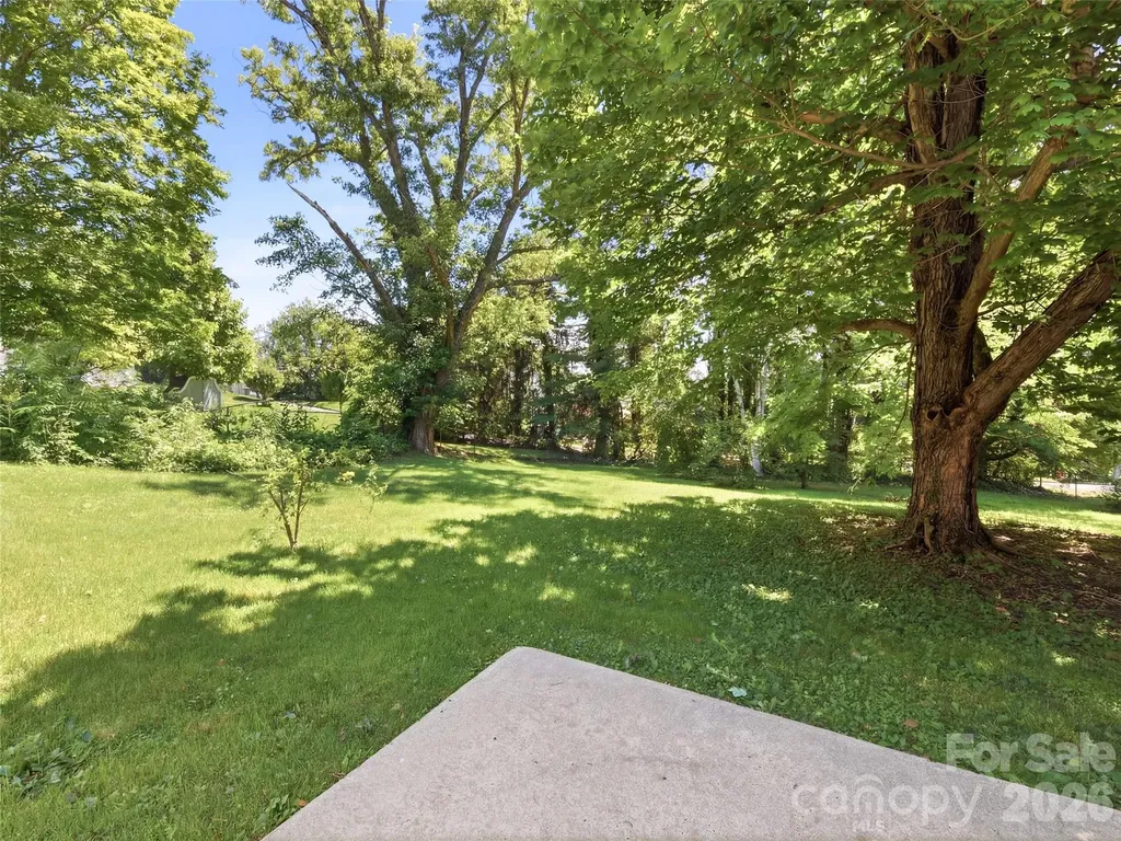 151 Hampton Heights Canton NC 28716