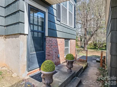 151 Hampton Heights Canton NC 28716