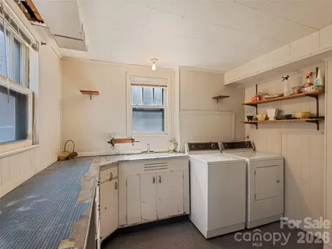 151 Hampton Heights Canton NC 28716