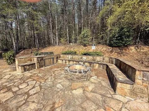 2494 Ivy Rays Way Nebo NC 28761
