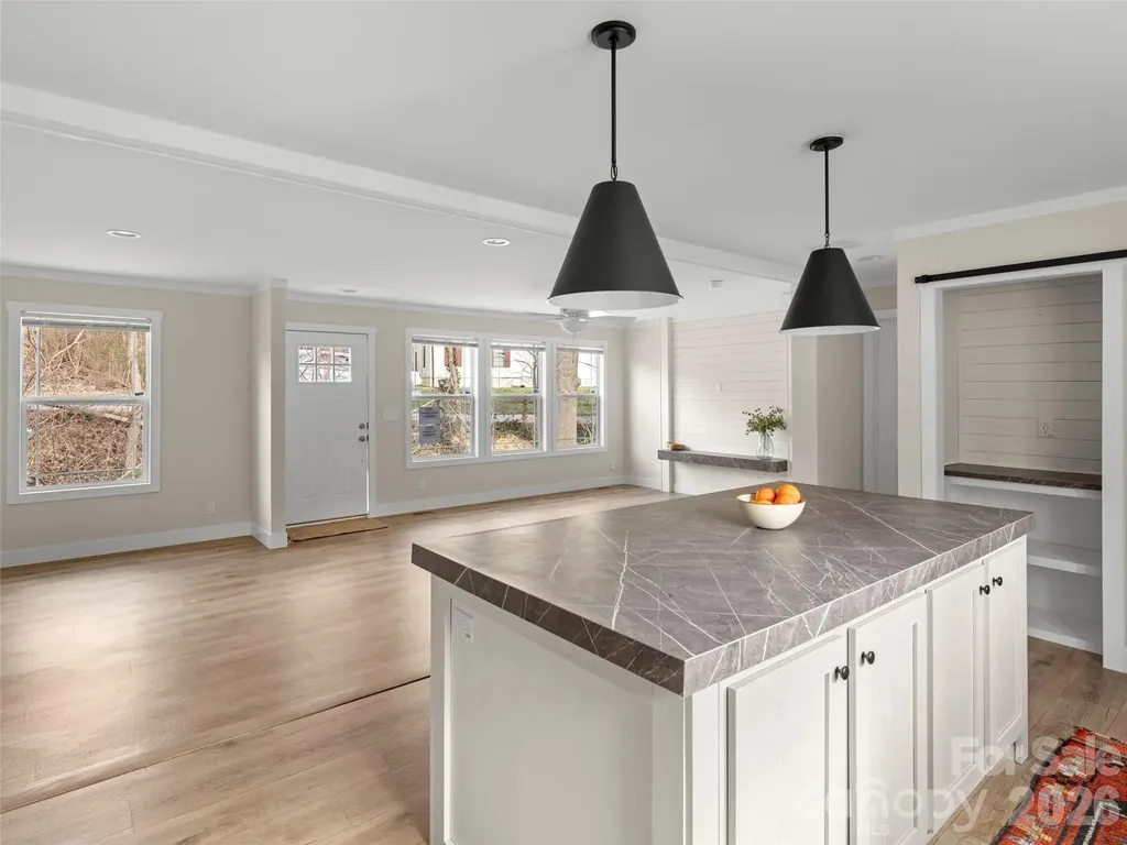 2095 Emmas Grove Road Fairview NC 28730