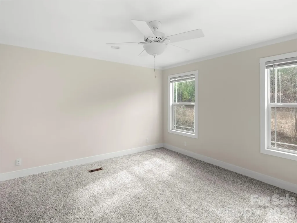 2095 Emmas Grove Road Fairview NC 28730