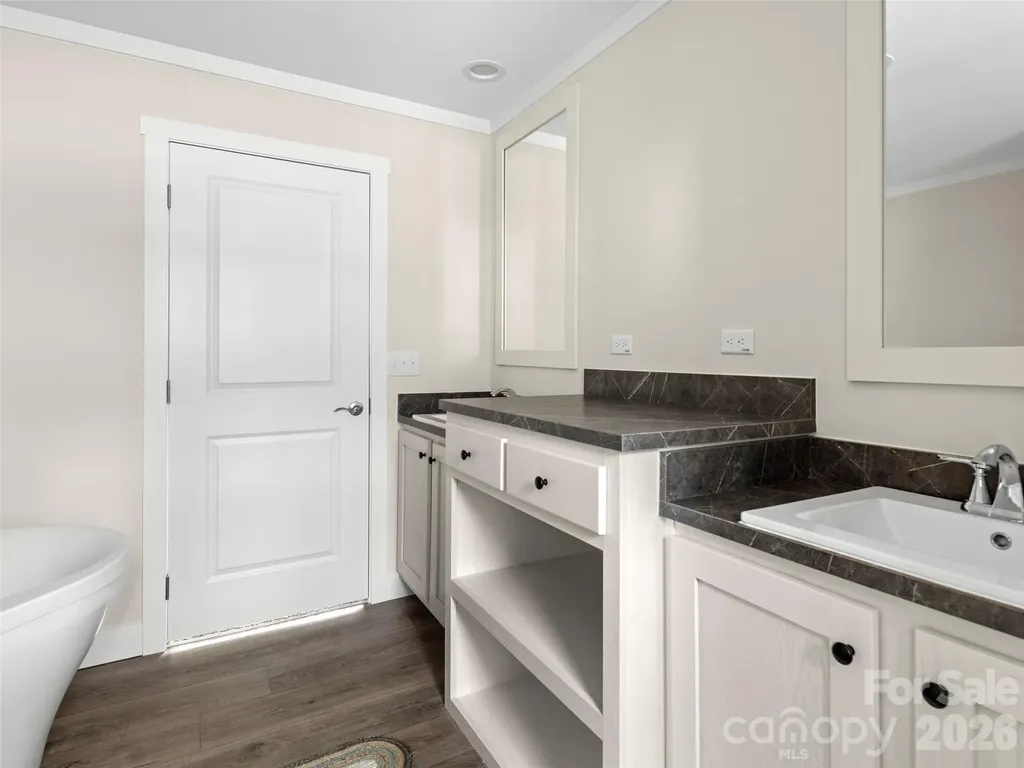 2095 Emmas Grove Road Fairview NC 28730