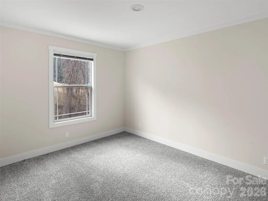 2095 Emmas Grove Road Fairview NC 28730