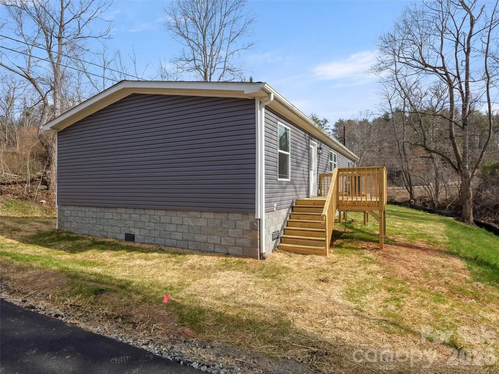 2095 Emmas Grove Road Fairview NC 28730