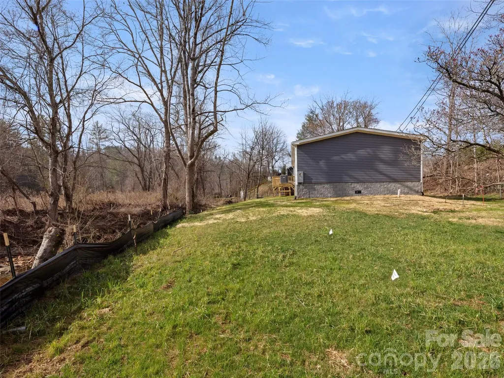 2095 Emmas Grove Road Fairview NC 28730