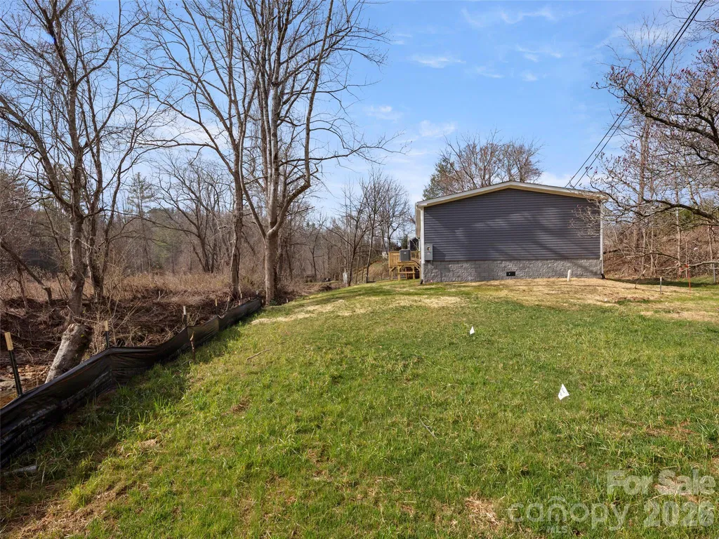 2095 Emmas Grove Road Fairview NC 28730