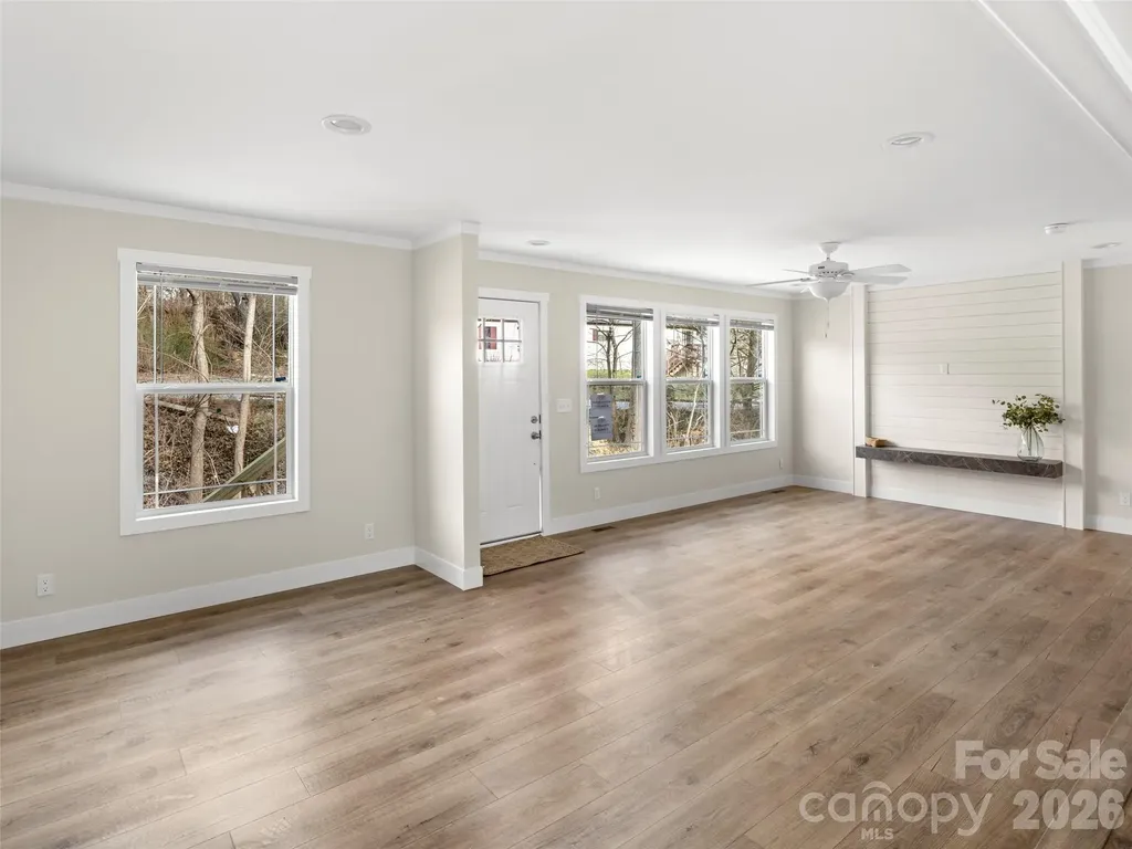 2095 Emmas Grove Road Fairview NC 28730