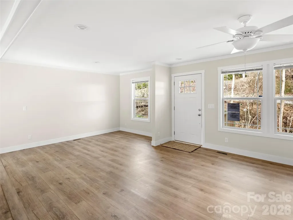 2095 Emmas Grove Road Fairview NC 28730