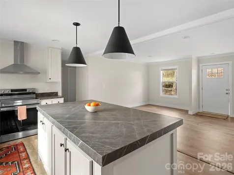2095 Emmas Grove Road Fairview NC 28730