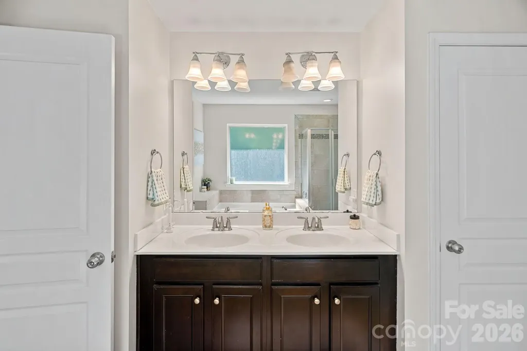 2219 Whitford Lane Charlotte NC 28210
