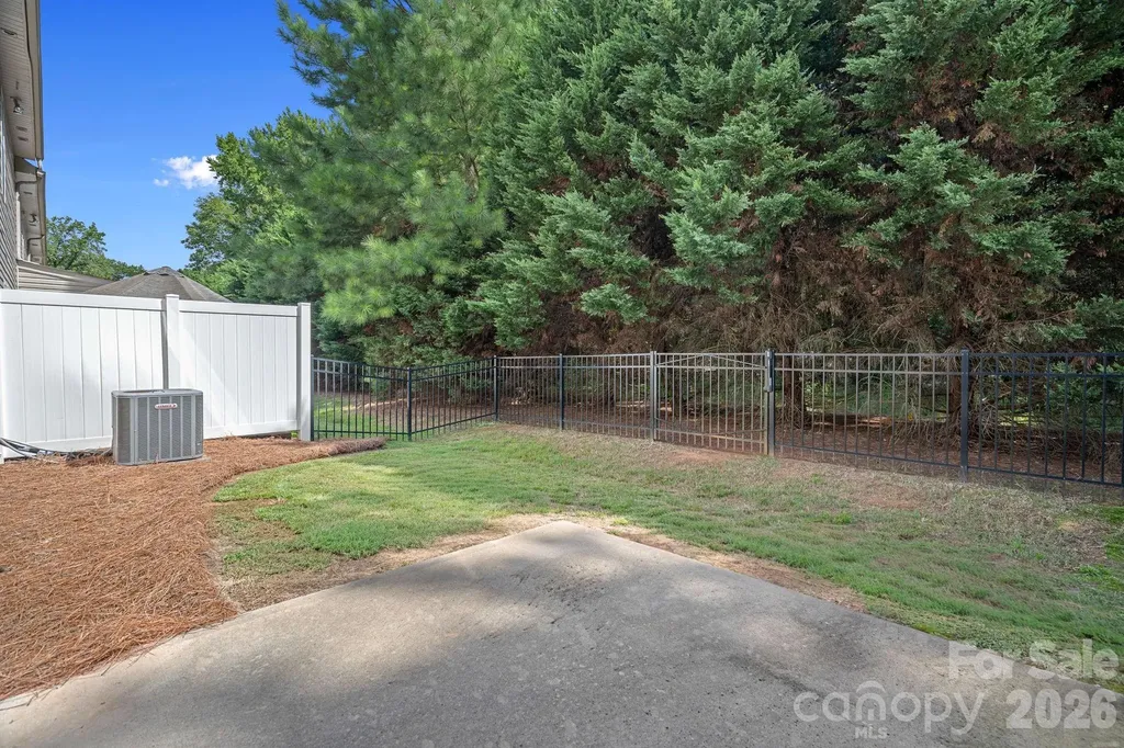 2219 Whitford Lane Charlotte NC 28210