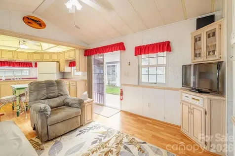 52 Strollers Lane Waynesville NC 28785