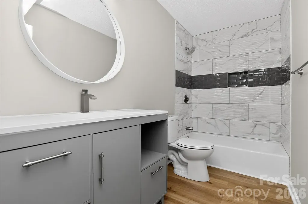 5862 Harris Grove Lane Charlotte NC 28212
