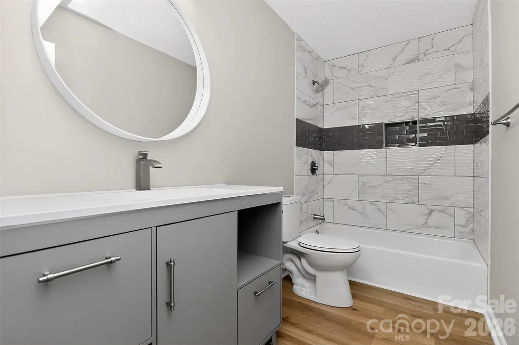 5862 Harris Grove Lane Charlotte NC 28212