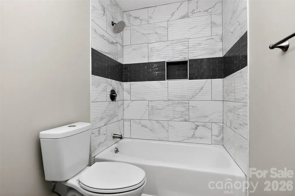 5862 Harris Grove Lane Charlotte NC 28212