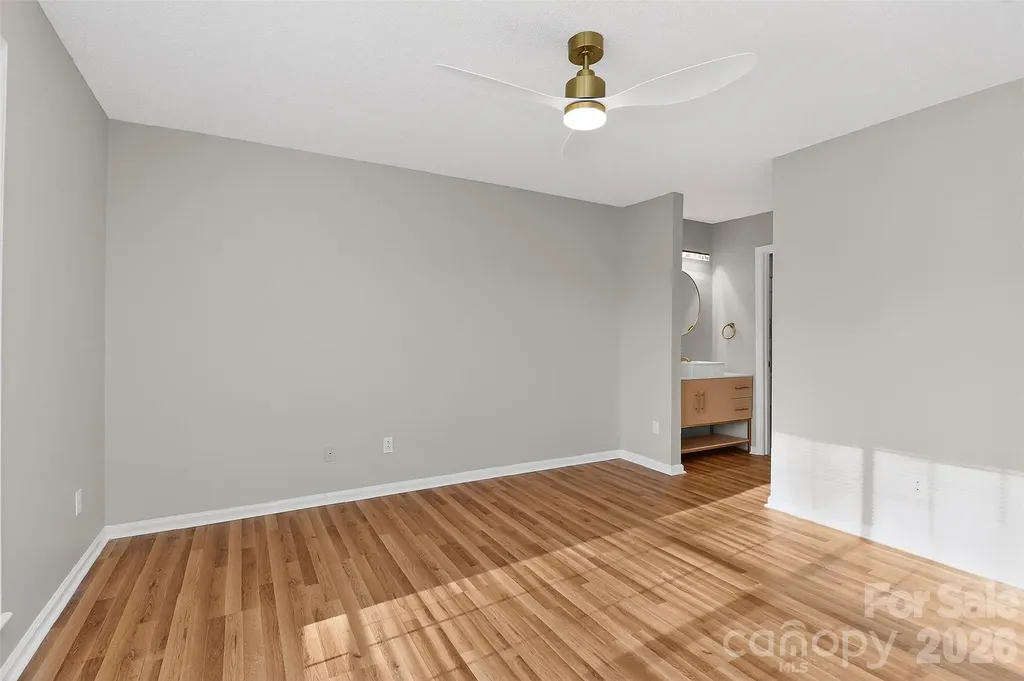 5862 Harris Grove Lane Charlotte NC 28212