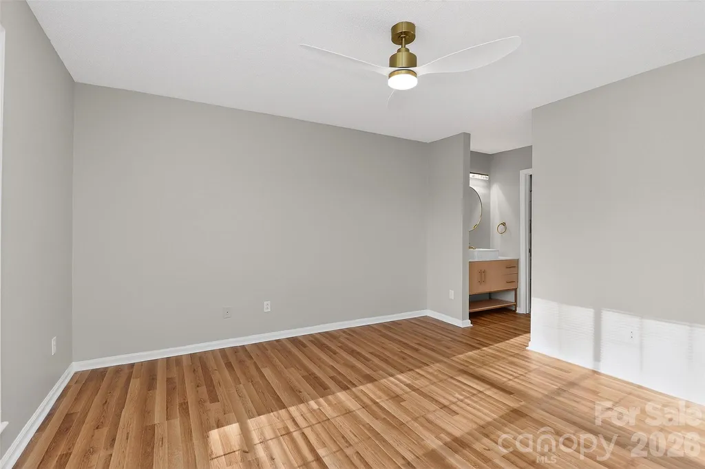 5862 Harris Grove Lane Charlotte NC 28212