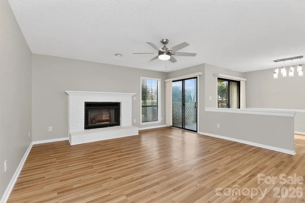 5862 Harris Grove Lane Charlotte NC 28212