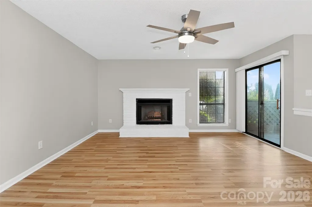 5862 Harris Grove Lane Charlotte NC 28212