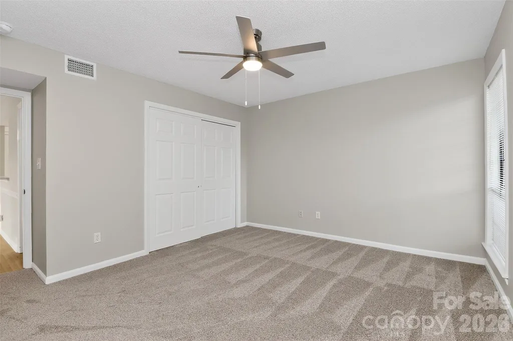 5862 Harris Grove Lane Charlotte NC 28212