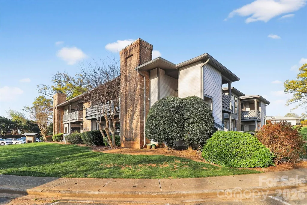 5862 Harris Grove Lane Charlotte NC 28212