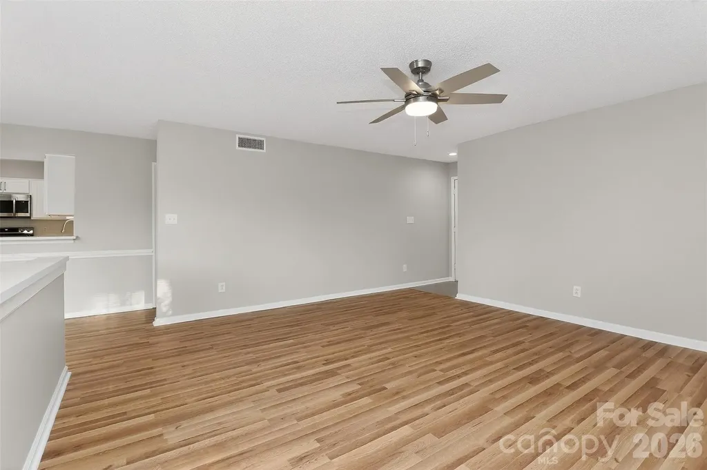 5862 Harris Grove Lane Charlotte NC 28212