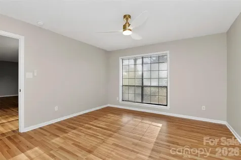 5862 Harris Grove Lane Charlotte NC 28212