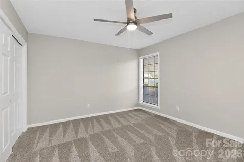 5862 Harris Grove Lane Charlotte NC 28212